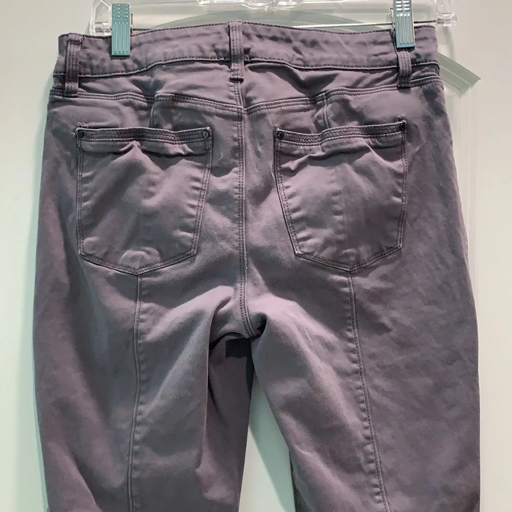 WHITE HOUSE BLACK MARKET SIZE 3/4 SKINNY PANTS